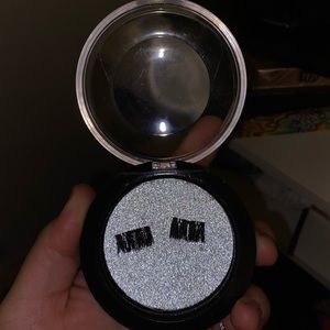 New Magnetic eyelashes